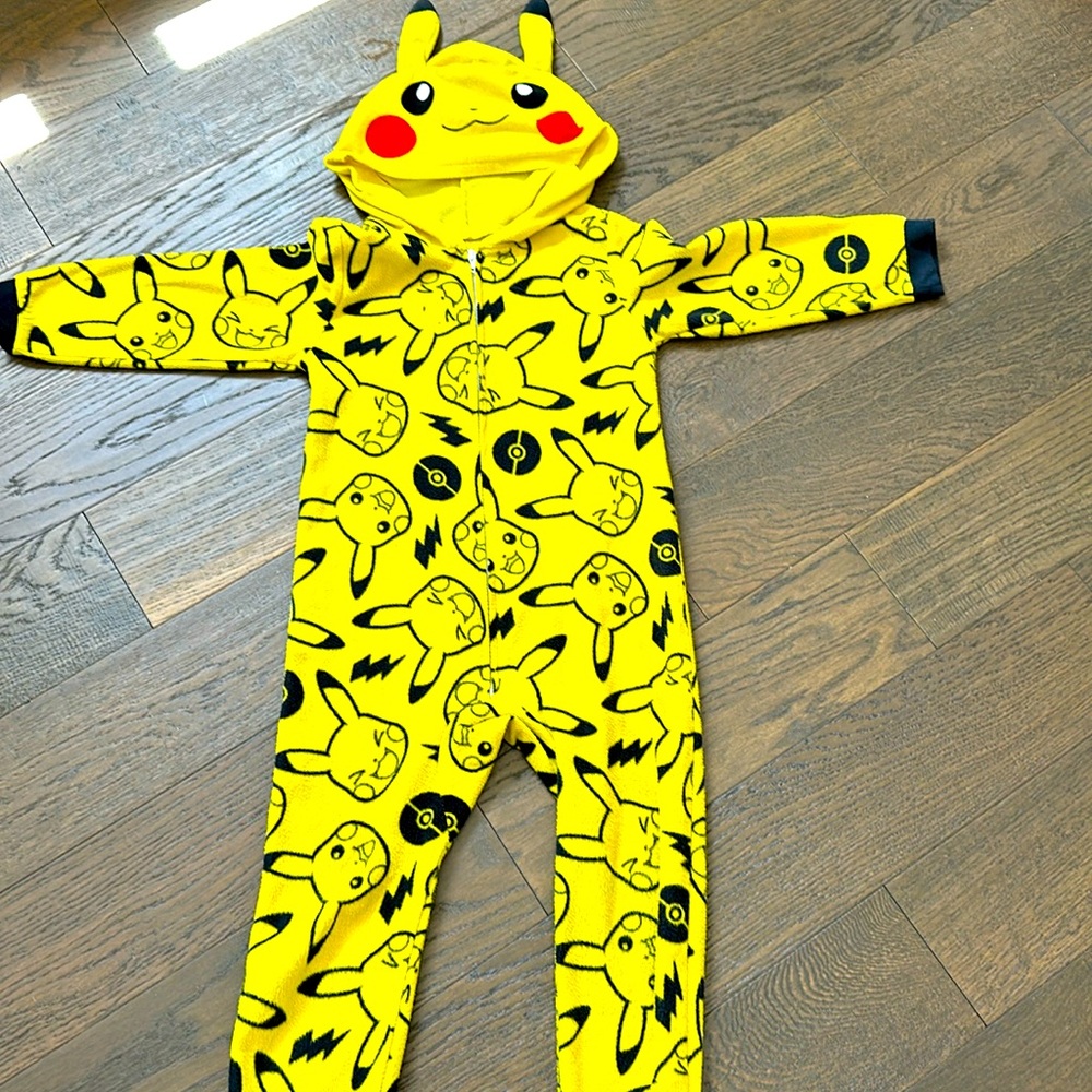 Pokémon Pikachu onesey!!